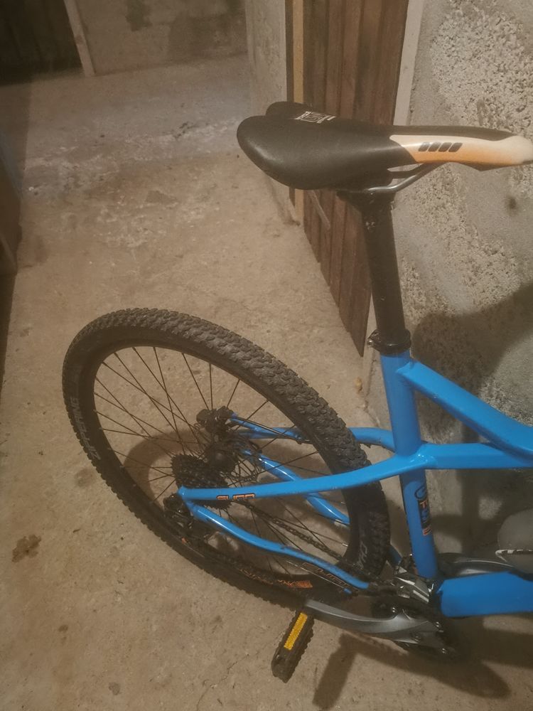 VTT MARQUE SUN  COULEUR BLEUE POUCE 27.5. 150 Lorient (56)