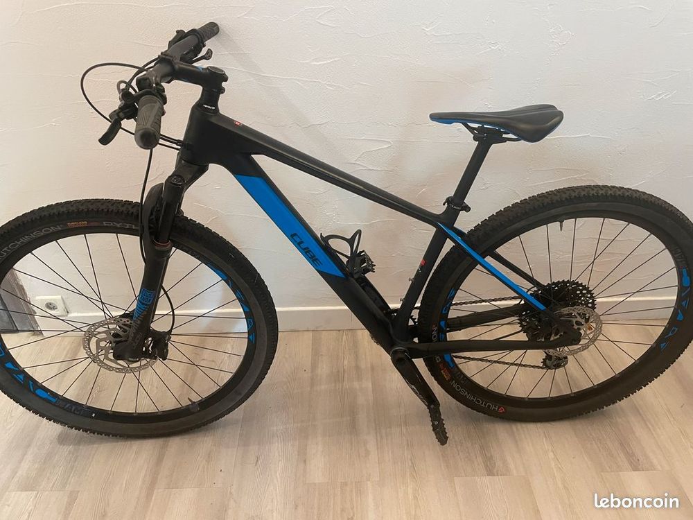 VTT marque CUBE mod�le REACTION C62 PRO taille M 900 Aubry-du-Hainaut (59)