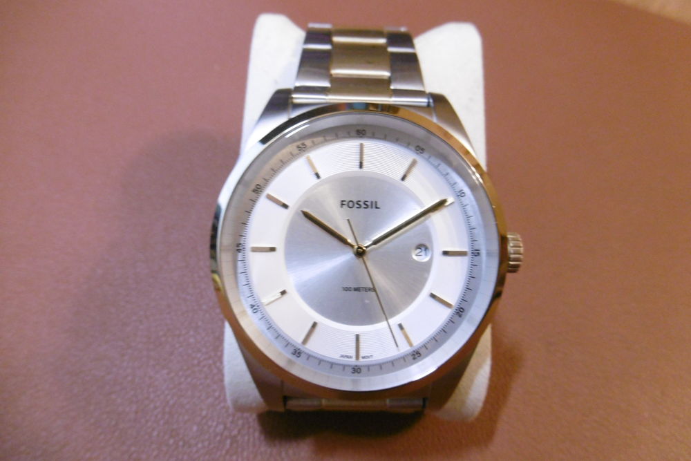 Marque Fossil NEUVE jamais port�e
89 La Chapelle-sur-Erdre (44)