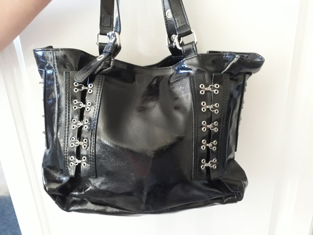 SAC DE MARQUE LOLLIPOPS DE COULEUR NOIR SUPER STYLE 22 Versailles (78)