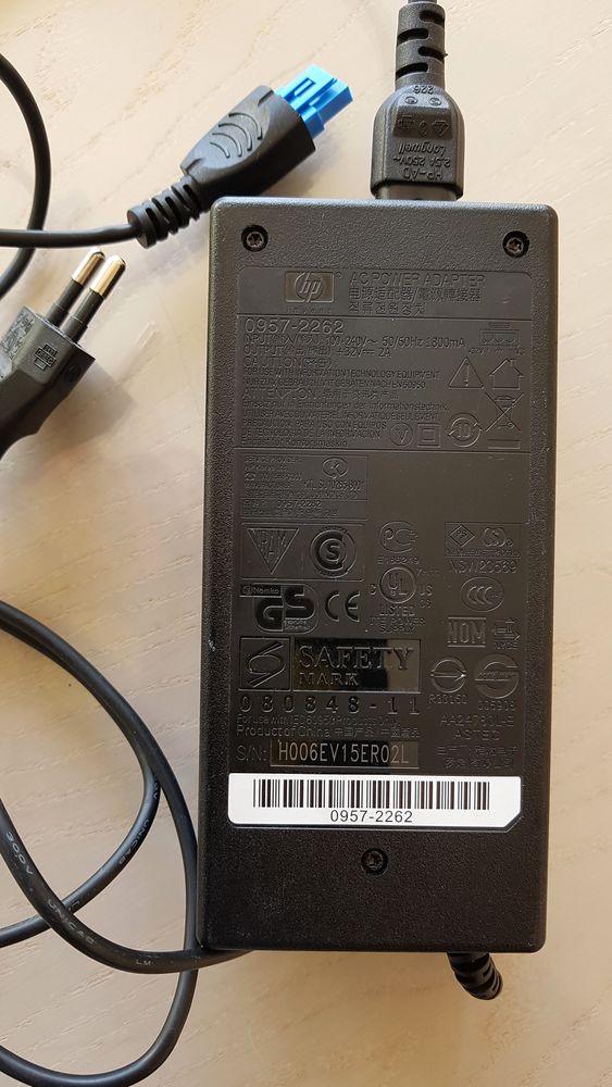 Marque  hp  AC POWER ADAPTER [Neuf] 40 Genay (69)