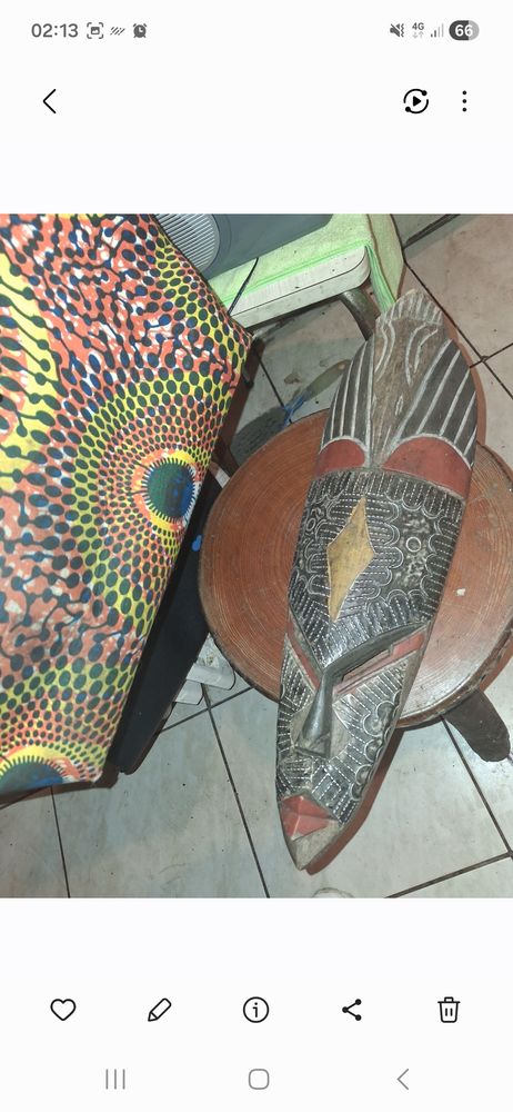 Masque Africain sp�cial 
30 euros 30 Le Petit Clamart (92)