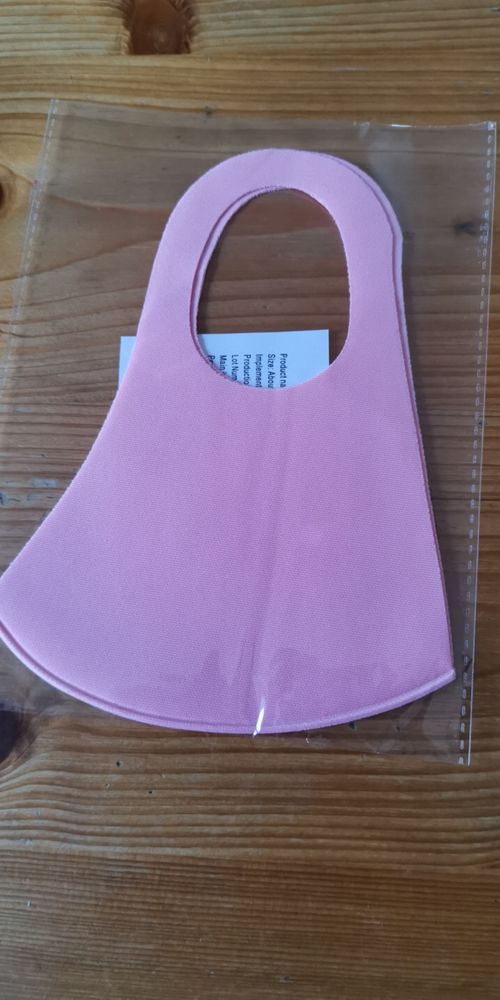 Masque lavable et reutilisable
trois couleurs, envoi de fra.
