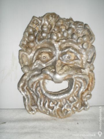 Masque mural 10 Le Tremblay-sur-Mauldre (78)