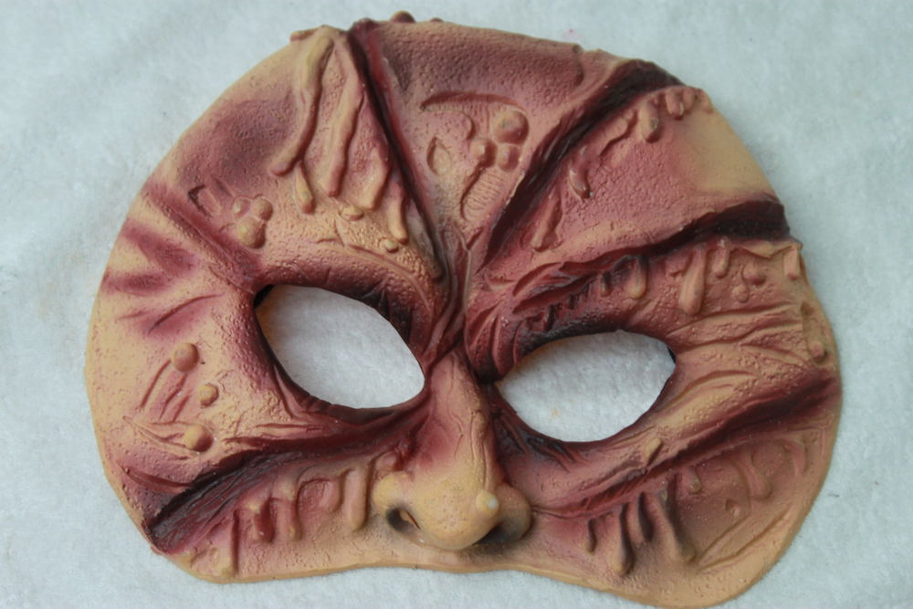 Masque pour d�guisement 3 Montigny-Lencoup (77)