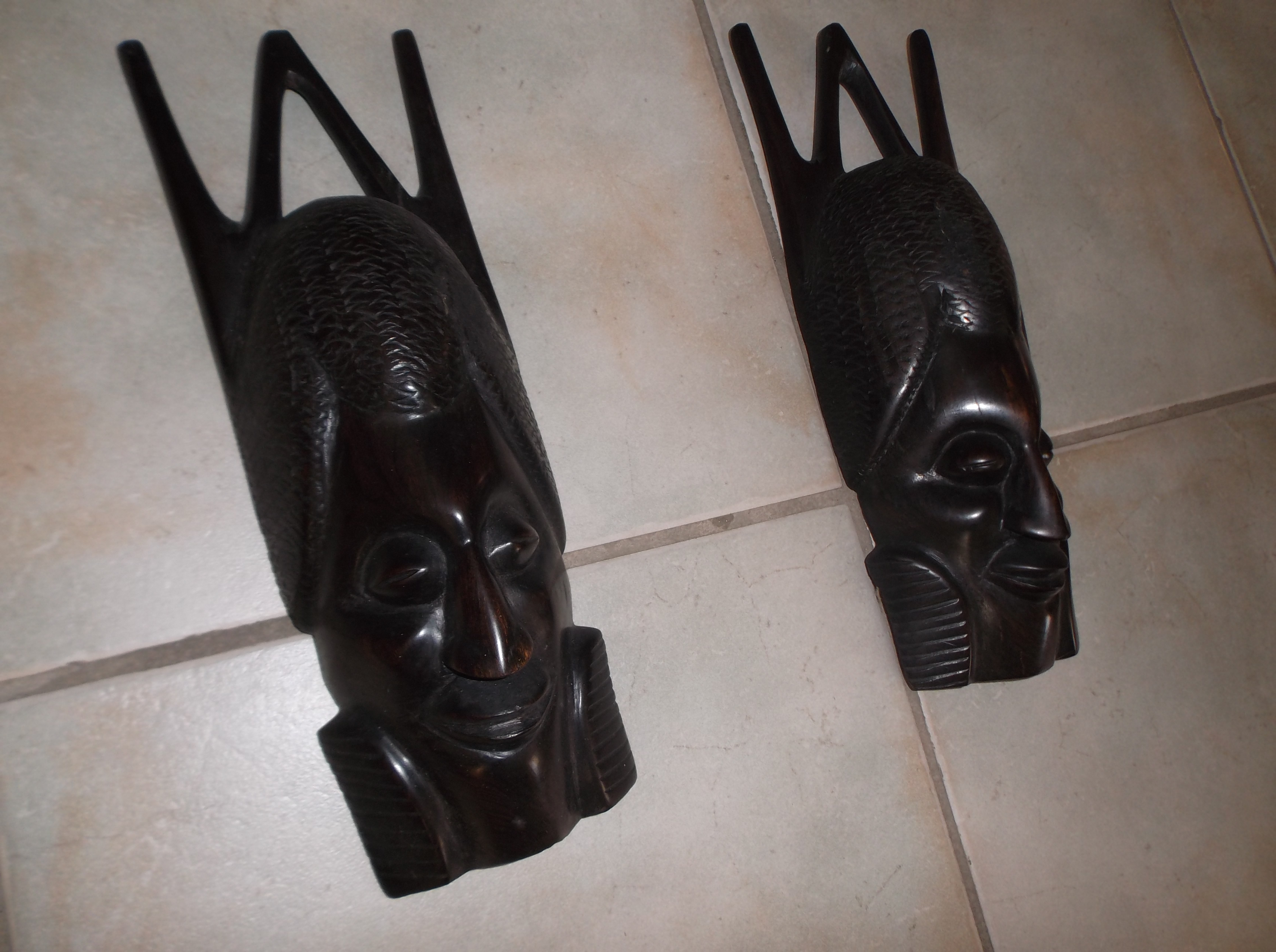 Masques africain en bois �b�ne neuf 99 Colmar (68)