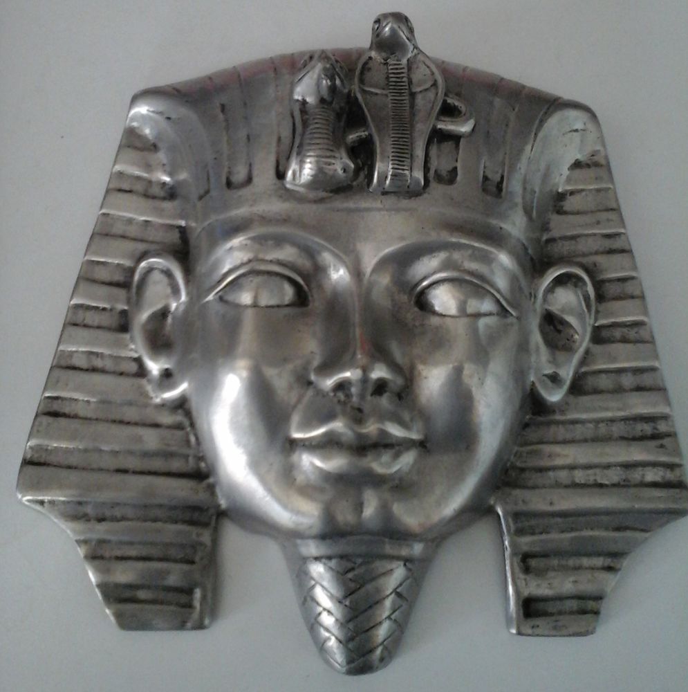 Masques N�fertiti et Toutankhamon en �tain massif 195 Istres (13)