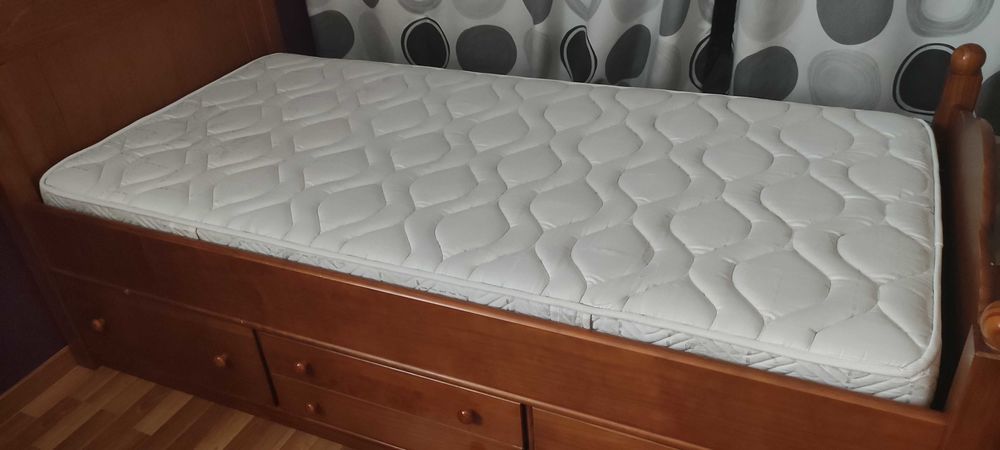 LIT EN PIN MASSIF ET DON DU CHEVET ASSORTI 190 Saint-�tienne-de-Crossey (38)