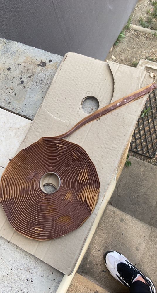  mastic acajou en bande pr�form�e   pour vitrage ou autre 95 Gap (05)