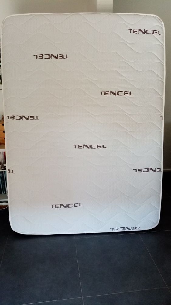 Lot matelas 140x190 et sommier � lattes sur pieds 250 Vaulx-en-Velin (69)