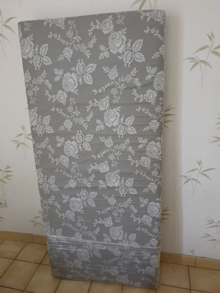 Matelas 150x70 quasi neuf pour canap� 30 N�ux-les-Mines (62)