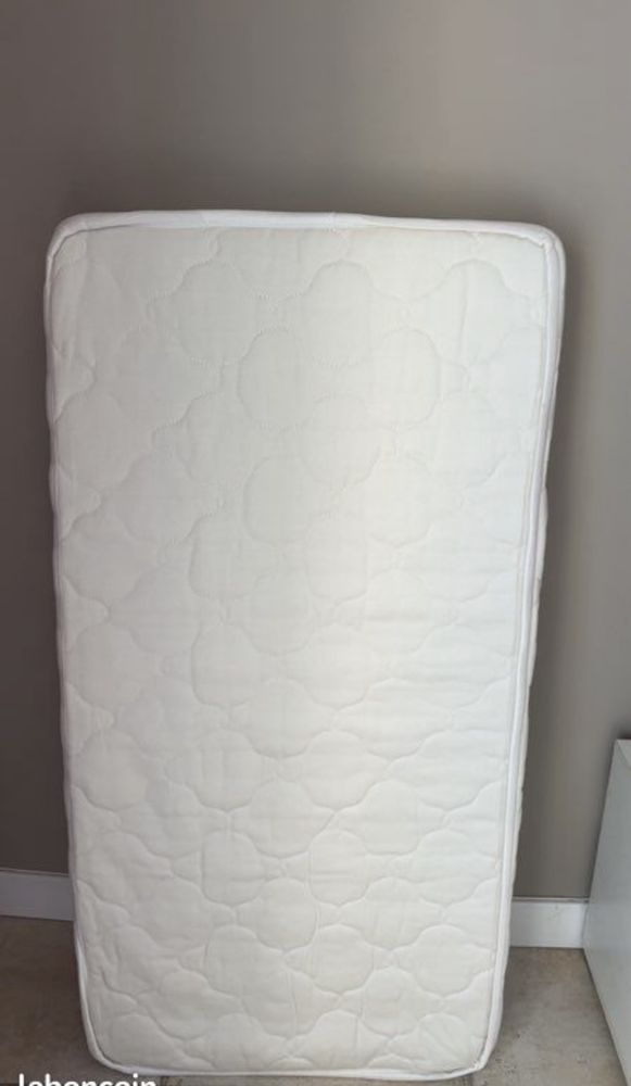 Matelas b�b� 30 N�mes (30)