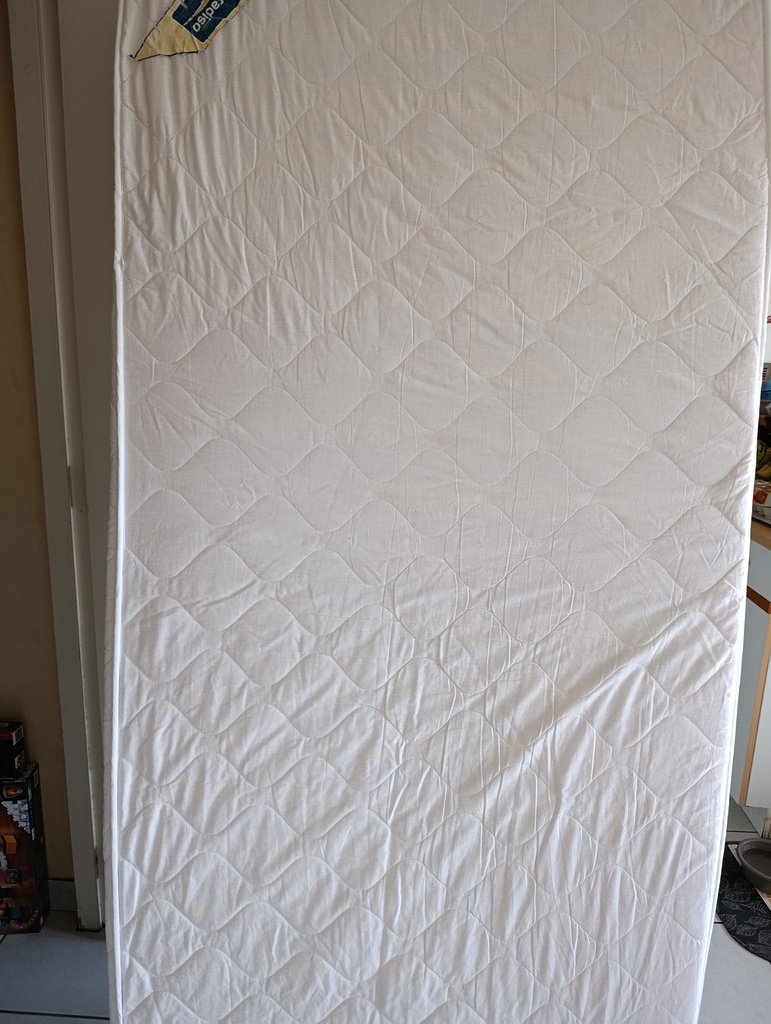 Matelas blanc 190x90x15 20 Montfort-sur-Meu (35)