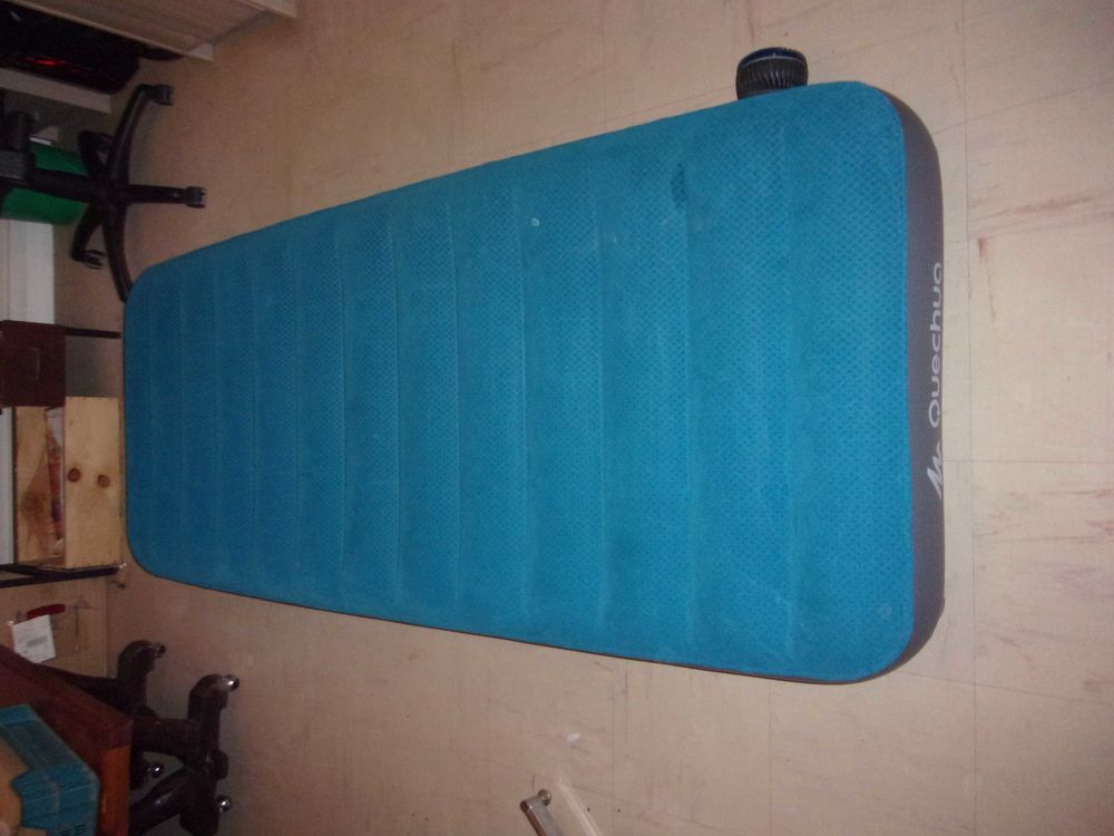 Matelas de camping gonflable air seconds 28 Saint-Andr�-les-Vergers (10)