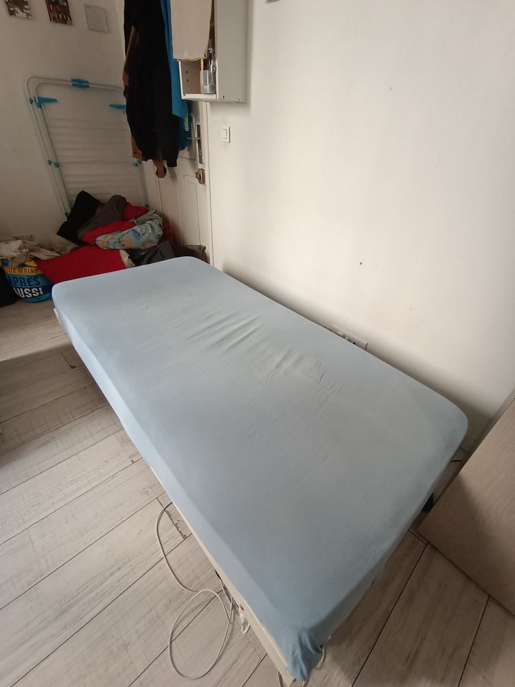 Lit, Matelas et Draps Simples
60 Paris 20 (75)