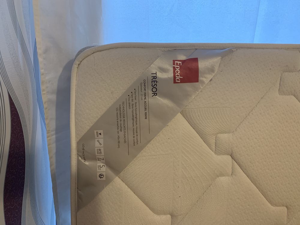 Matelas epeda et sommier simmon 370 Gennevilliers (92)