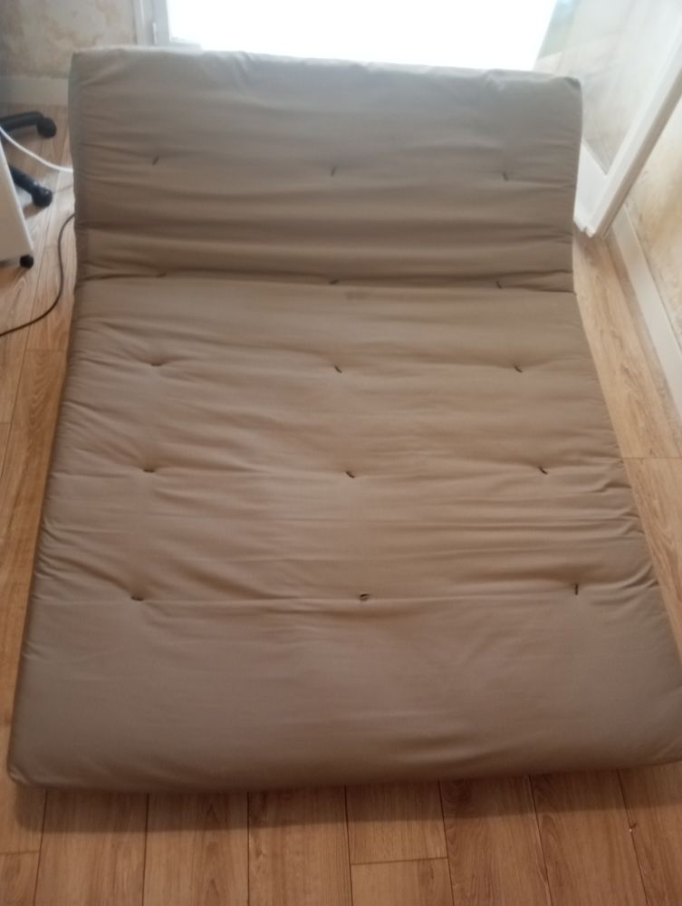 Lit et son matelas futon 140x200 130 Saint-Laurent-du-Var (06)