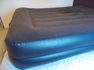 MATELAS GONFLABLE 50 Draguignan (83)