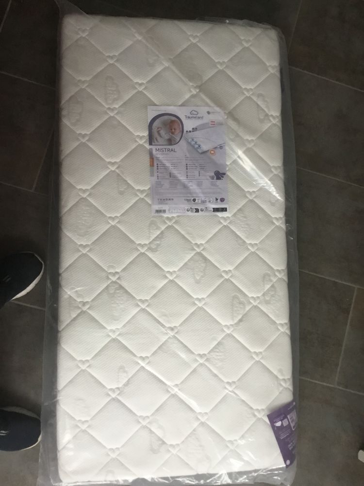 MATELAS HAUTE RESILIENCE AVEC PAD 3D 60X120CM 20 Metz (57)
