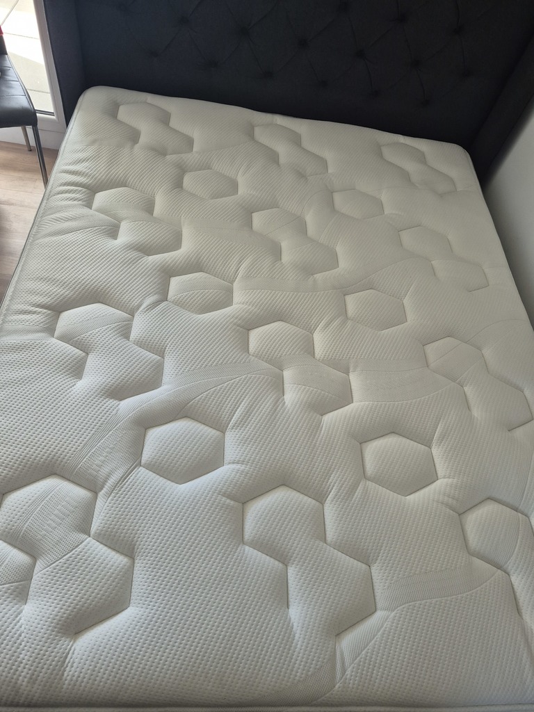 Matelas Hybride Ressorts Simmons 160*200 laine d'Alpaga 1300 Annemasse (74)