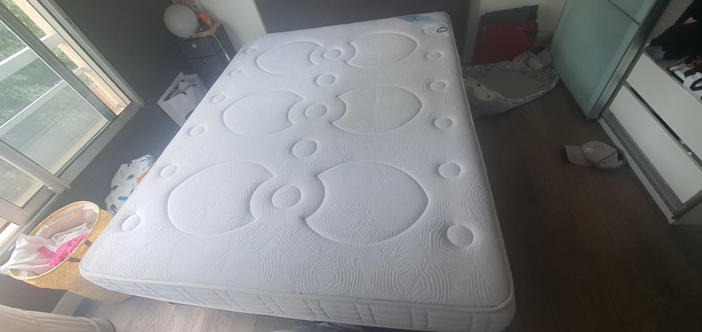 matelas king seize 70 Courbevoie (92)