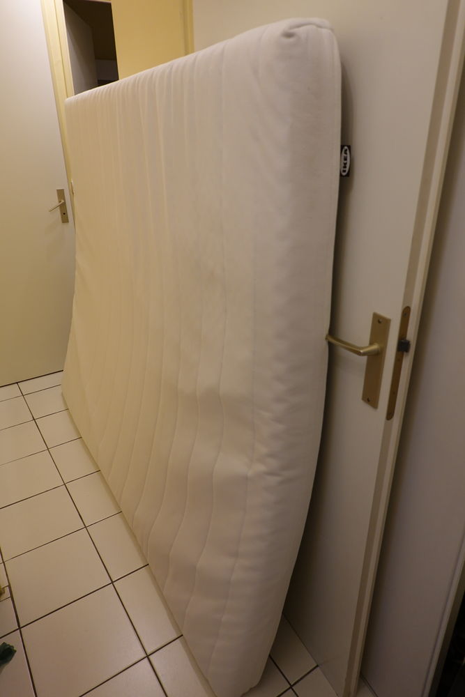 Matelas mousse 160x200x12 IKEA Afjall mi-ferme blanc
1 mois 85 Montesson (78)