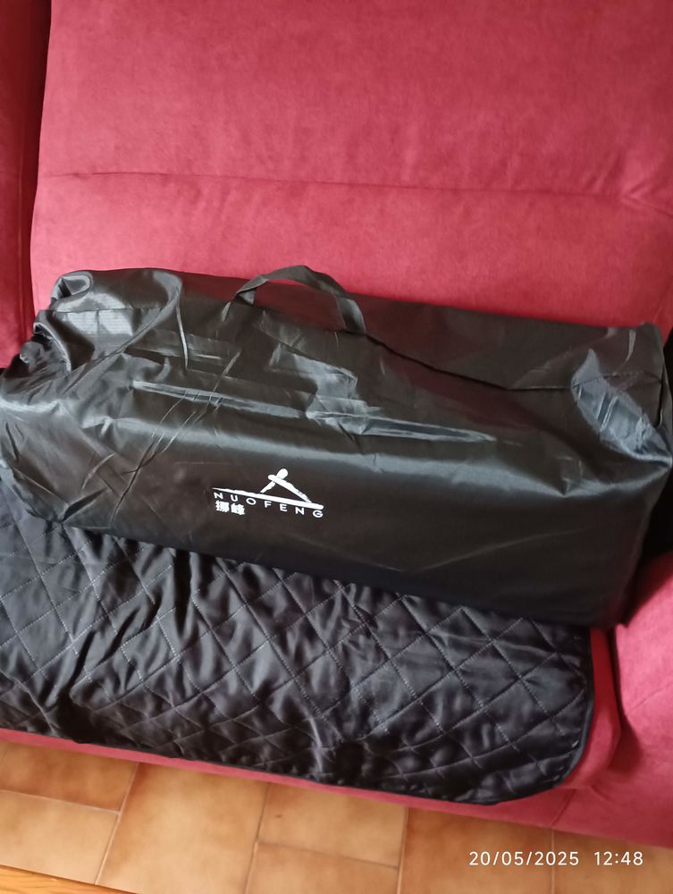 Matelas de plage ou de camping pliant �tat neuf 29 Sanary-sur-Mer (83)