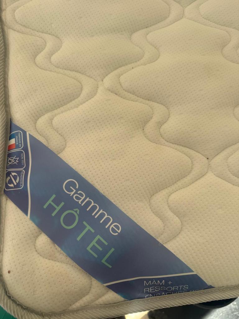 matelas pour lit 200 � 200 cm 150 Roquefort-les-Pins (06)