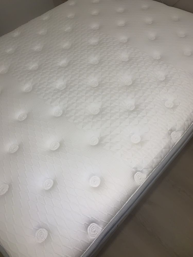 Matelas Queen size 160x200 - Etat neuf 430 Aix-les-Bains (73)