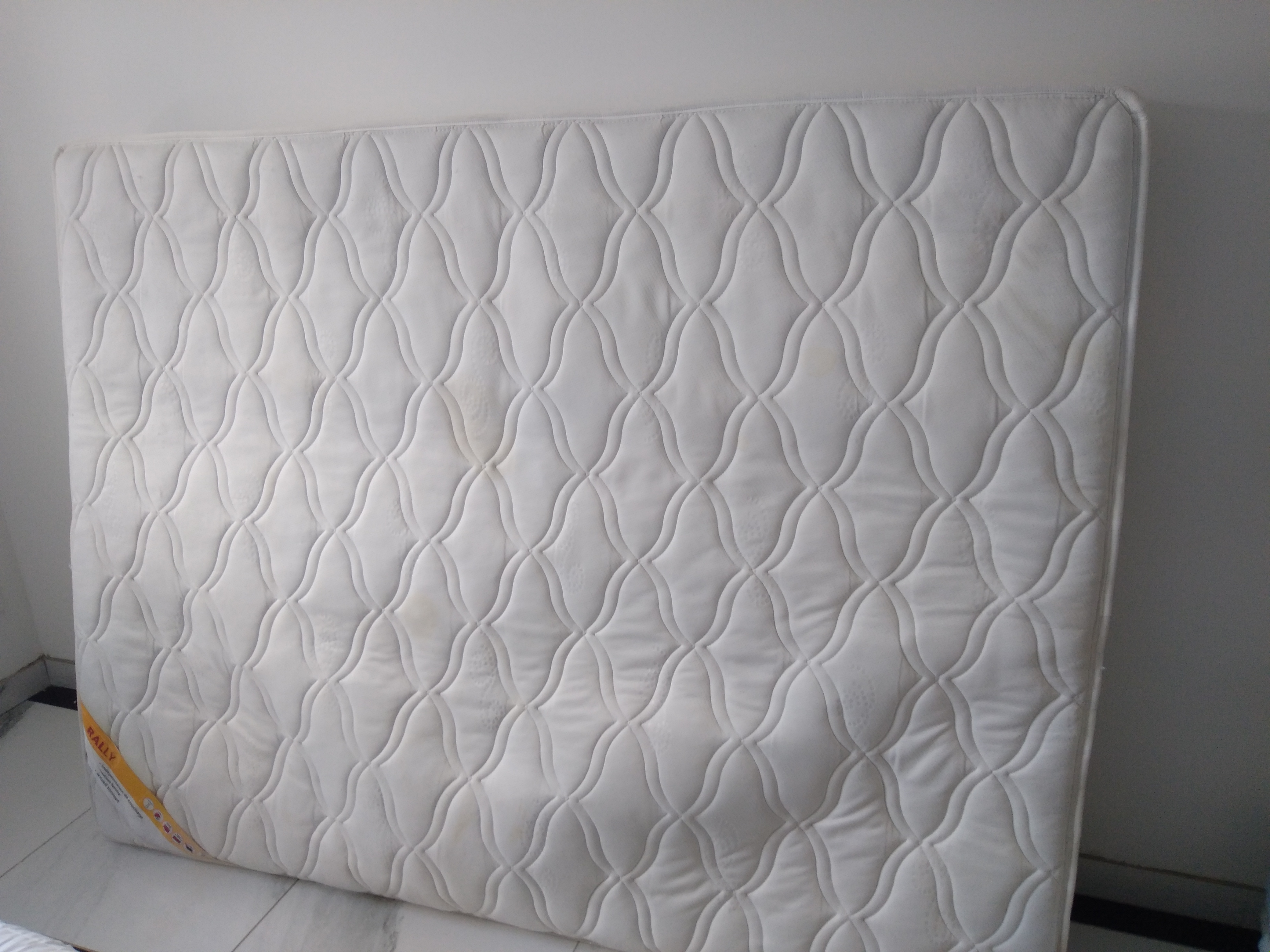 Matelas � ressorts 40 Saint-Geni�s-de-Fontedit (34)