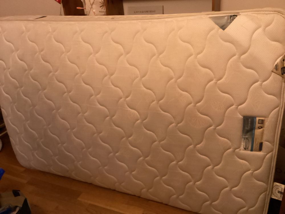Matelas Simmons et son sommier 120 Cernay-la-Ville (78)