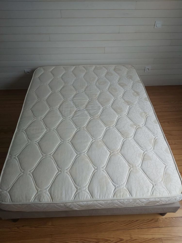 Matelas et sommier 140x190 225 Saint-Nazaire (44)