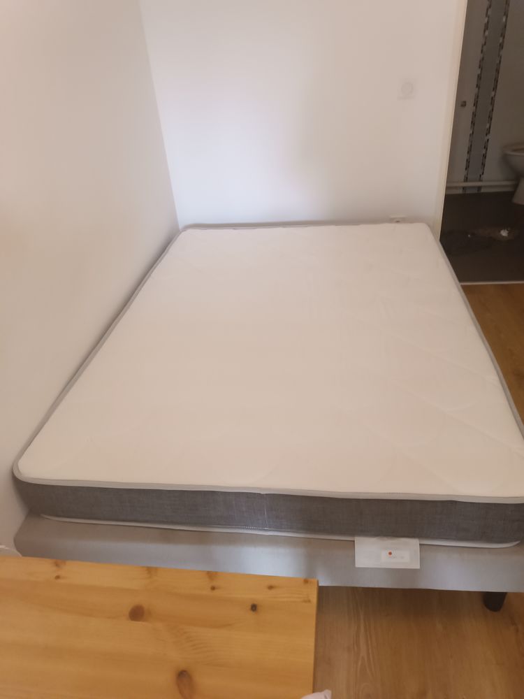 Matelas et sommier 140/190 marque Dreamtech 250 L'Ha�-les-Roses (94)