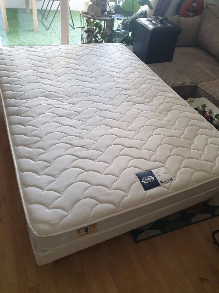 Matelas et sommier simmons 140/190 150 Asni�res-sur-Seine (92)
