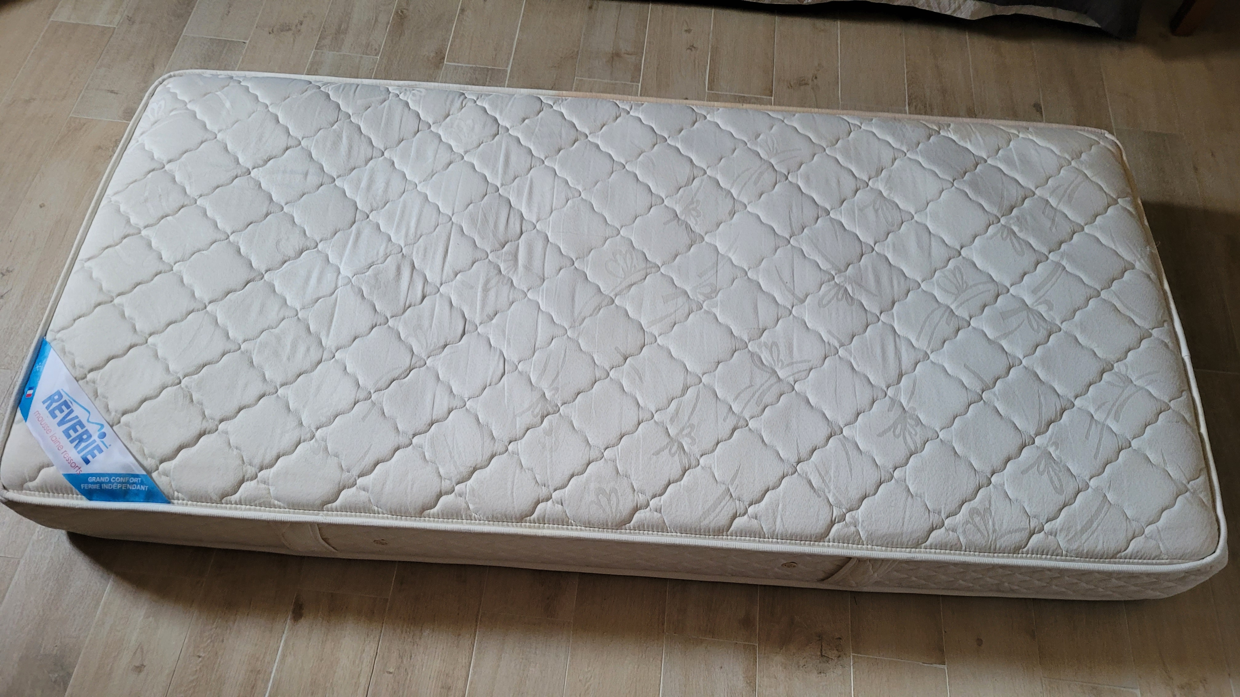 Matelas + sommier 60 M�ounes-l�s-Montrieux (83)