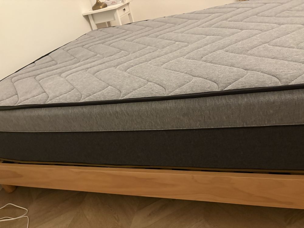 Lit matelas + sommier 300 Salon-de-Provence (13)