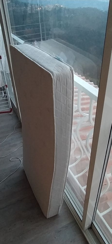 MATELAS DE B��B�� 15 Gilette (06)