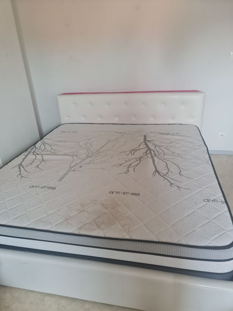Lit + matelas 300 Colmar (68)