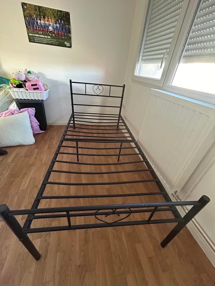 lit + matelas 60 Fresnes-sur-Escaut (59)