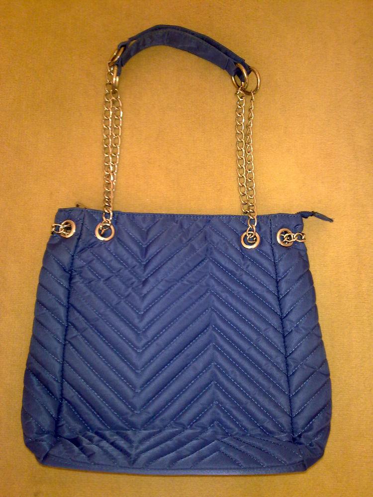 Sac matelass� bleu avec cha�ne 0 Clichy (92)