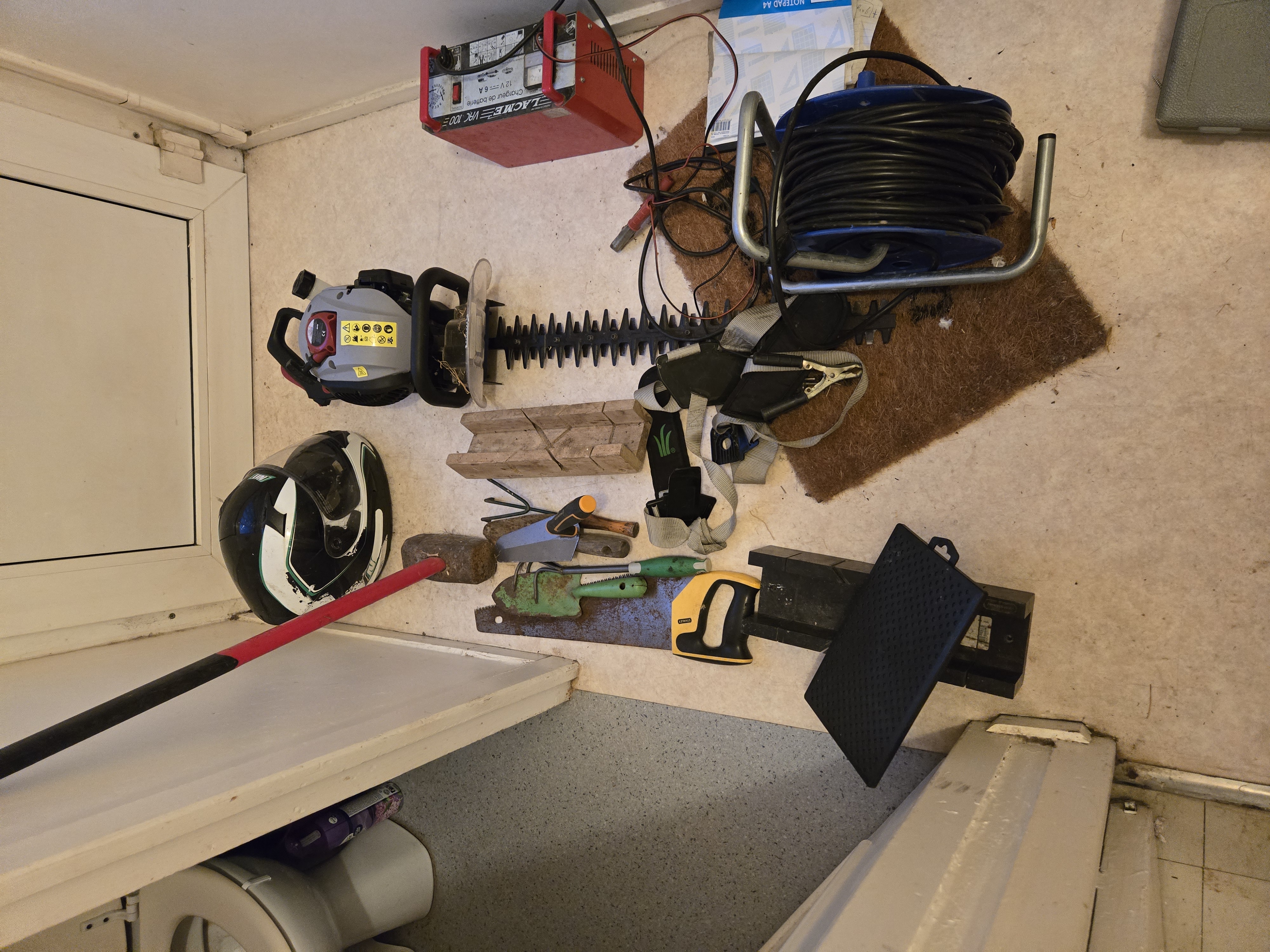 mat�riel �lectrique etc 1 Connerr� (72)