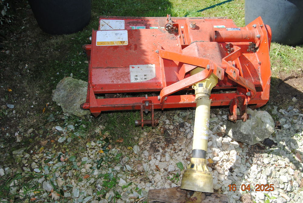 mat�riel de jardin 400 Corme-Royal (17)