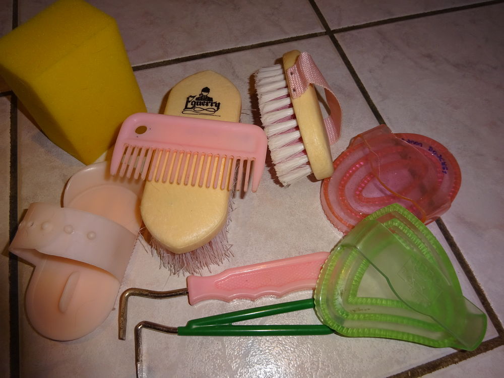 LOT MATERIEL DE PANSAGE 8 Fontaines-sur-Sa�ne (69)