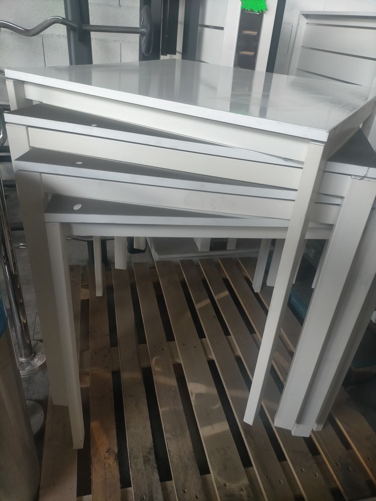  lot de materiel pour installation boutique
faire OFFRE 0 Vierzon (18)