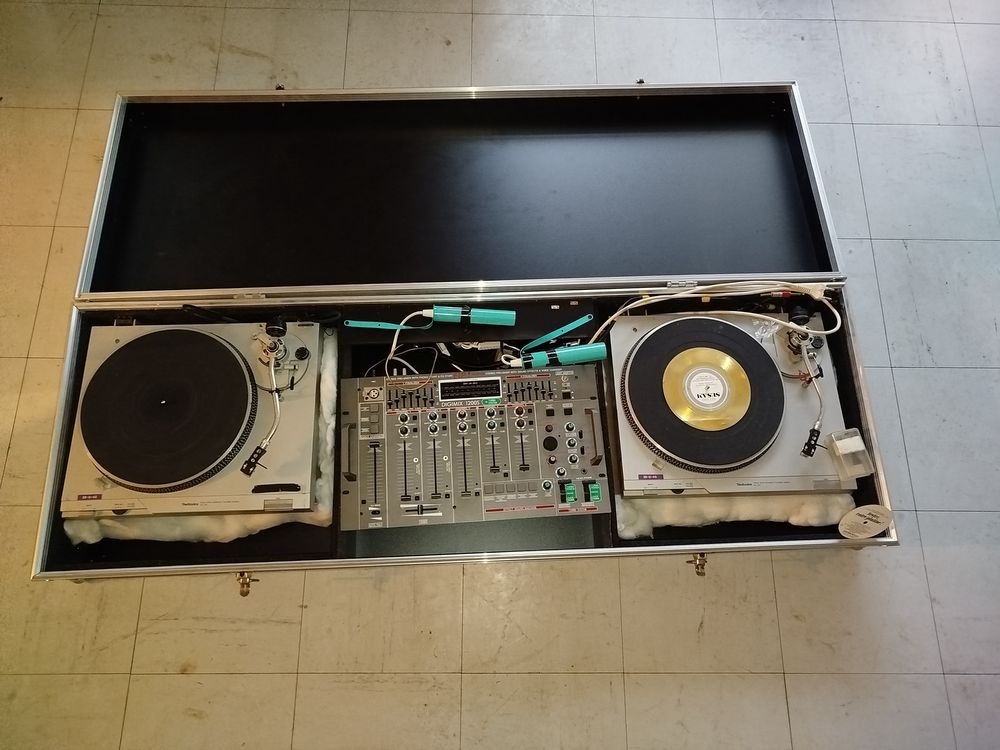 Mat�riel DJ 400 Poissy (78)