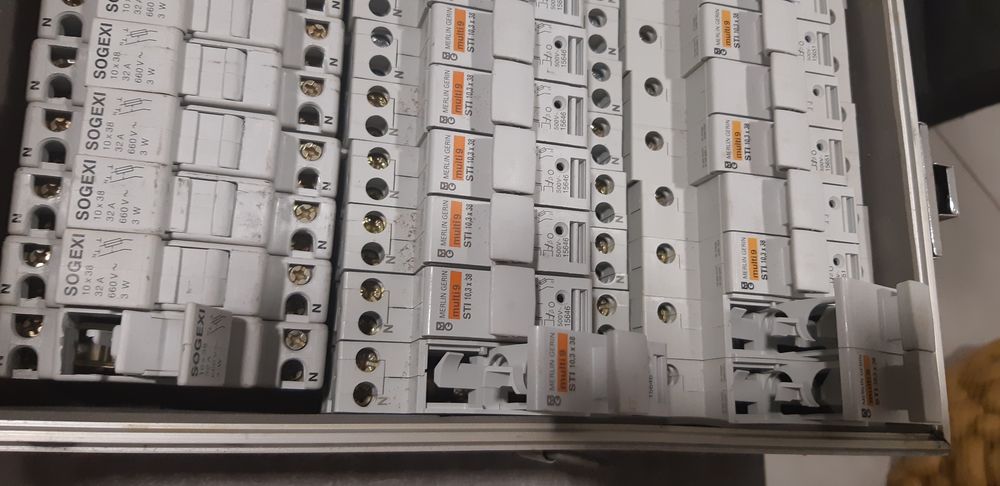 mat�riels �lectrique 20 Cessenon-sur-Orb (34)