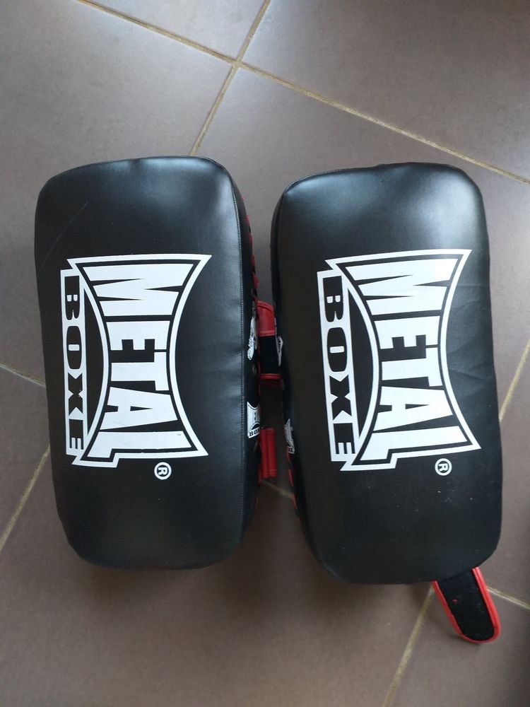 lot materiels de frappe boxe Thai 200 Gaillan-en-M�doc (33)
