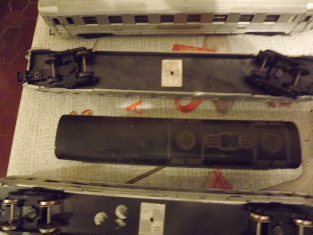 Lot de mat�riels roulants en Ho dont objets rares 0 Carnoules (83)