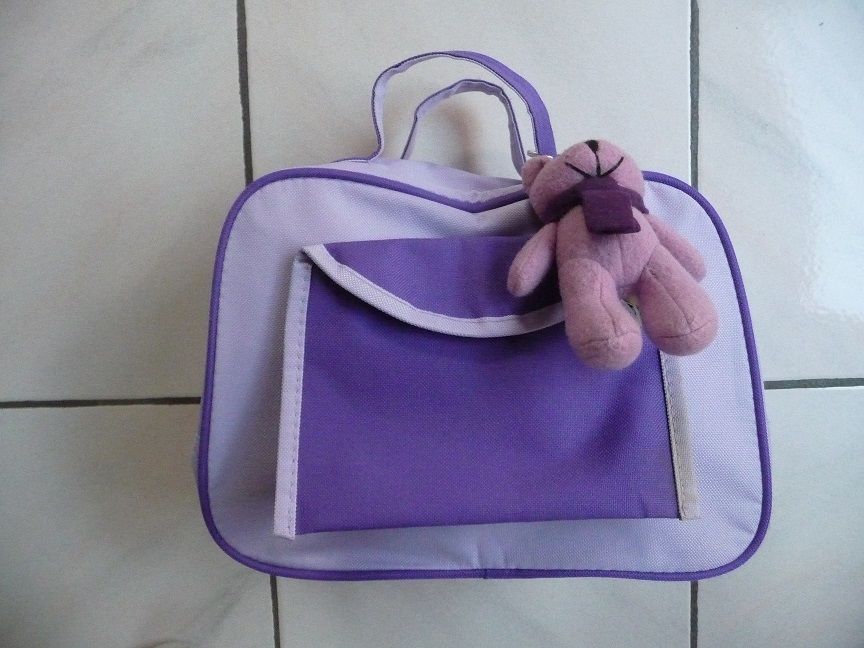 Sac mauve lilas avec pochette et porte-clefs ours 15 Celles-sur-Belle (79)