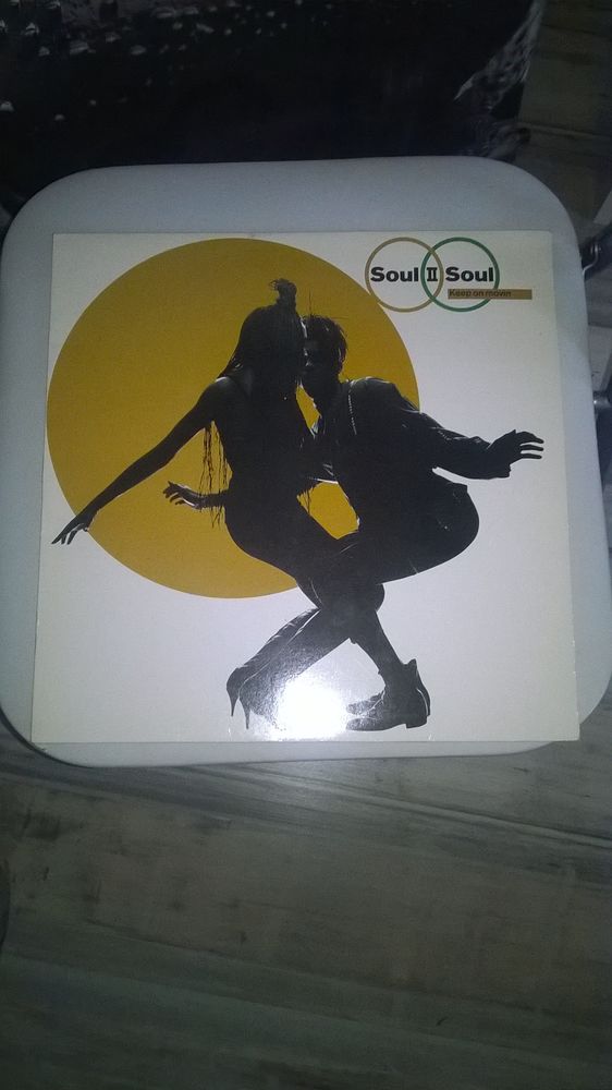 Maxi 45 t SOUL II SOUL keep on movin 9 Talange (57)